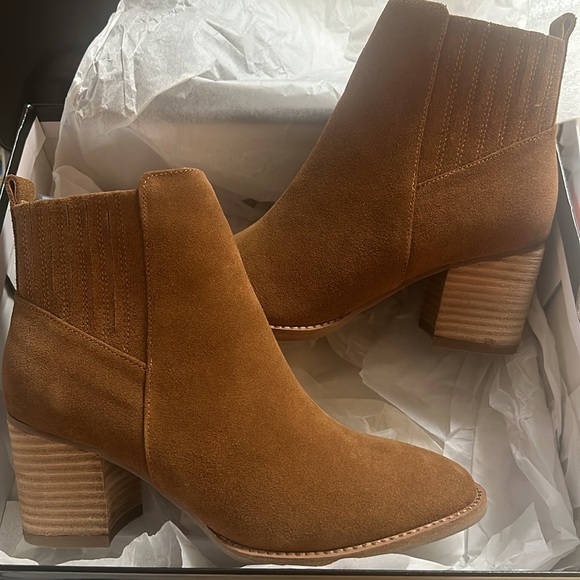 Blondo Brand New NOA Camel Suede Waterproof Boots 💖 - Picture 8 of 11